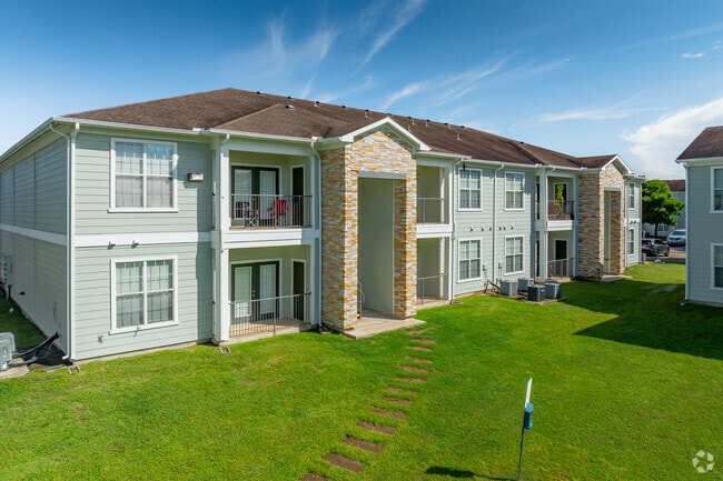 Unit Exterior - Pointe Royale Apartments