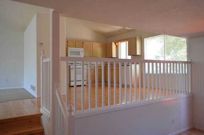 Building Photo - Quaint Home in a wonderful Lafayette neigh...