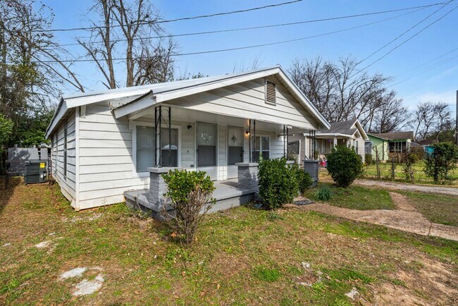 Foto del edificio - Renovated 3BR/2BA Tuscaloosa Gem with Luxu...