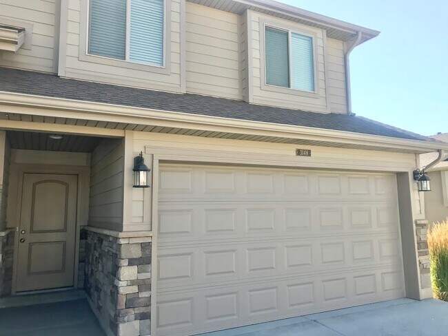 Building Photo - 3148 N Whitetail Way