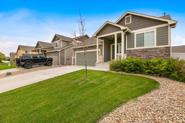 front of home - 737 Valleybrook Dr