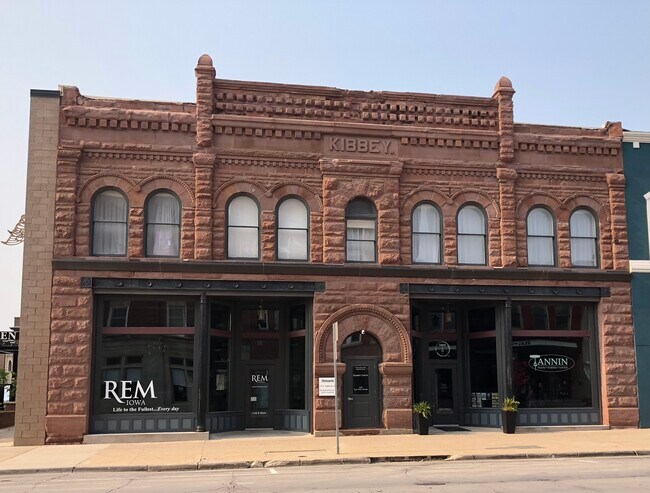 Foto del edificio - 127 E Main St