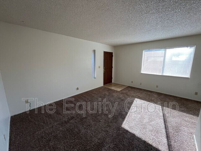 Foto del edificio - 1041 Stonegate Cove Dr