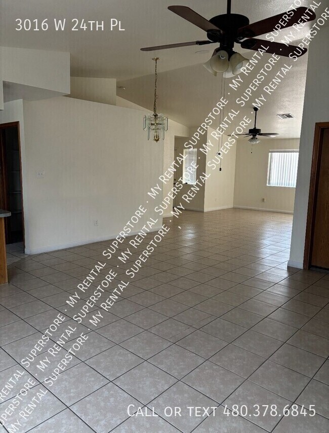 Foto del edificio - 3016 W 24th Pl
