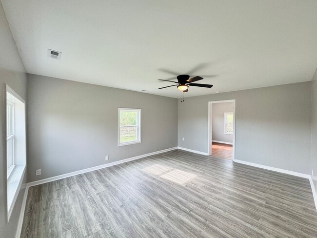 Building Photo - Home at Last!