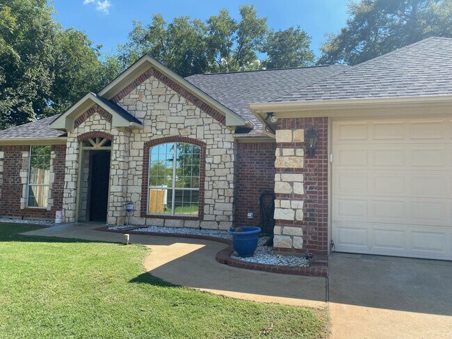 Foto del edificio - 906 Mockingbird Ln