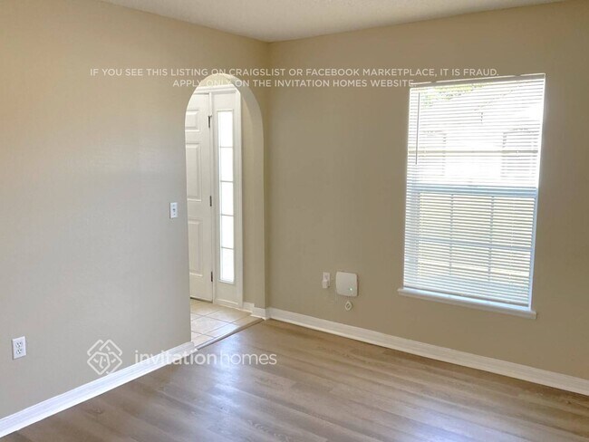 Building Photo - 927 Halifax Dr