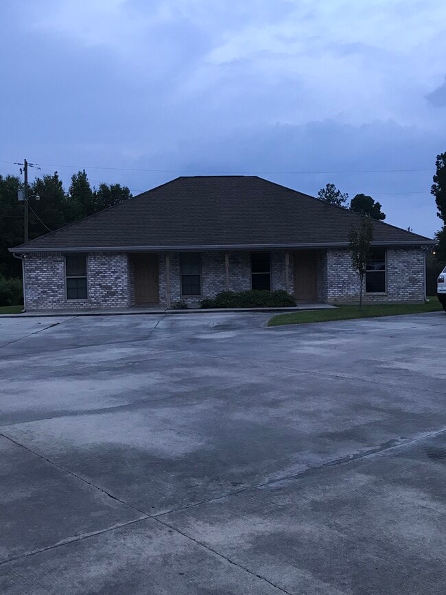 Building Photo - 28250 Henry White Rd