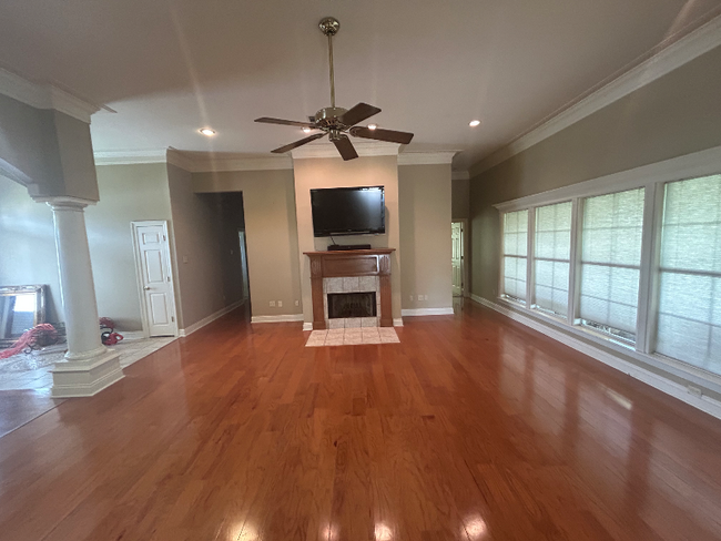 Foto del edificio - 205 N Rushmore Ln