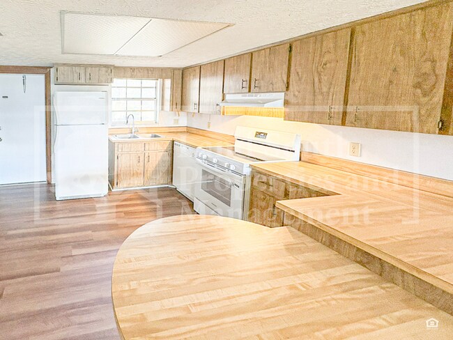 Foto del edificio - 715 W Daughtery Rd