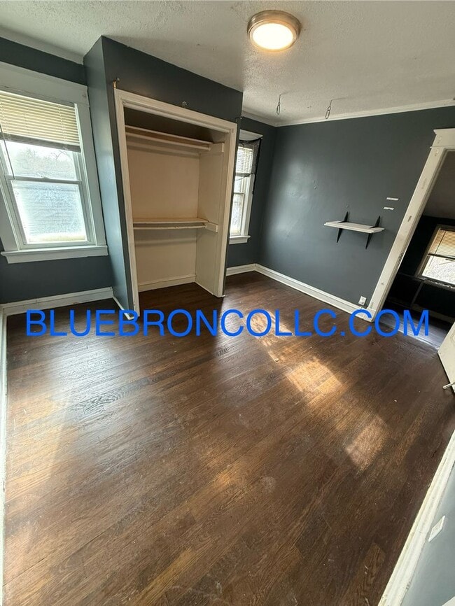 Foto del edificio - Must see beautiful house in northeast KC!