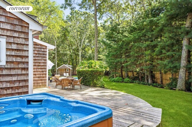 Foto del edificio - 563 Montauk Hwy