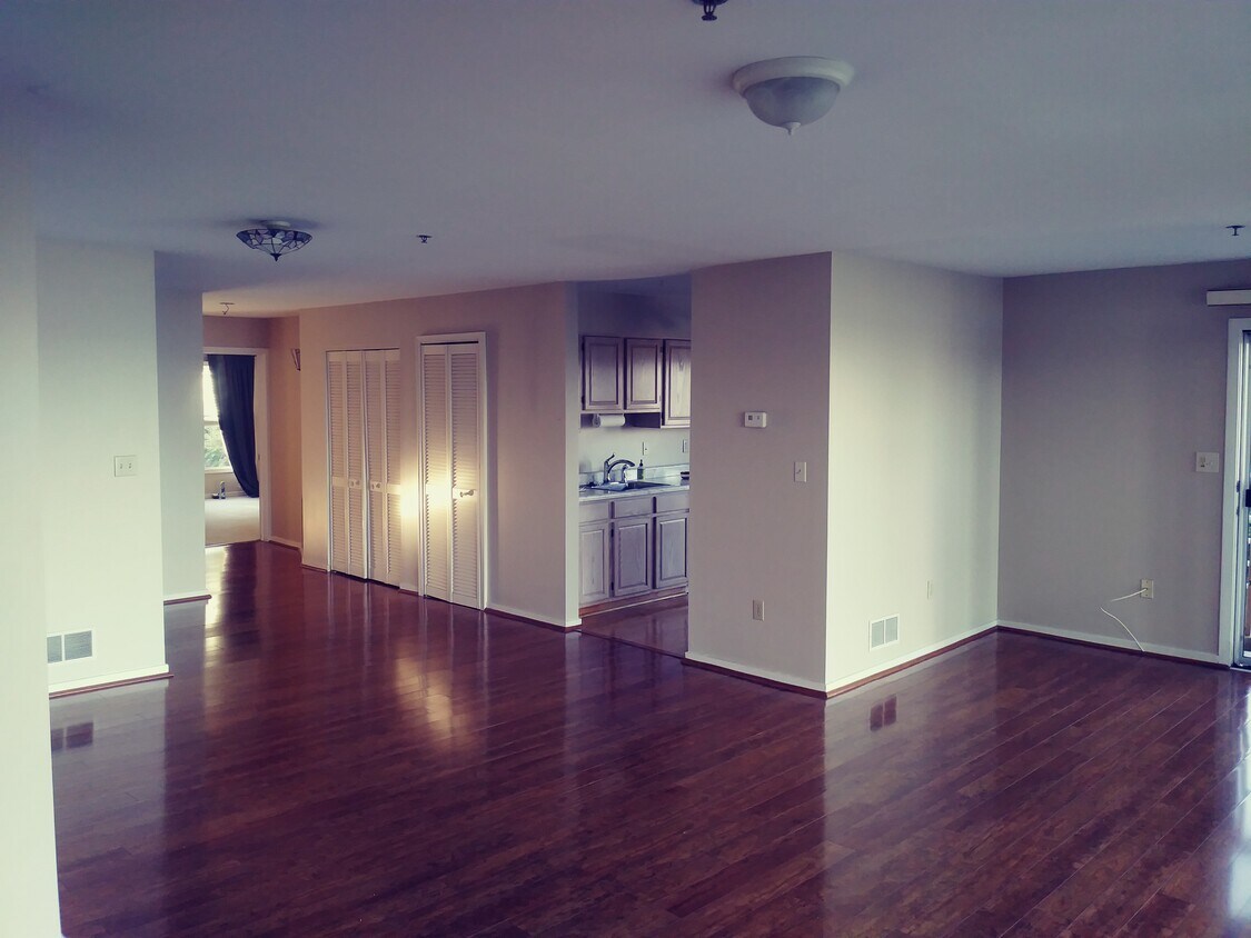 5219 Le Parc Dr Unit 4, Wilmington, DE 19809 Condo for Rent in