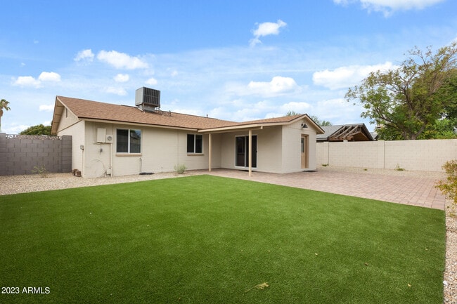 Building Photo - 224 E Oxford Dr