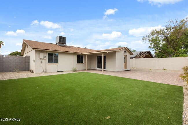 Foto del edificio - 224 E Oxford Dr