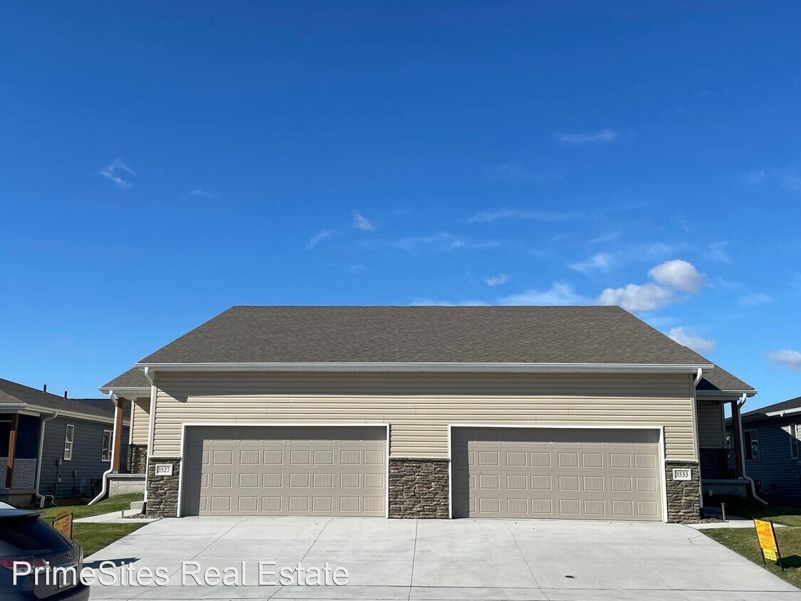 3 br, 2 bath House 3527 Little Bluestem Rd. House Rental in Fremont