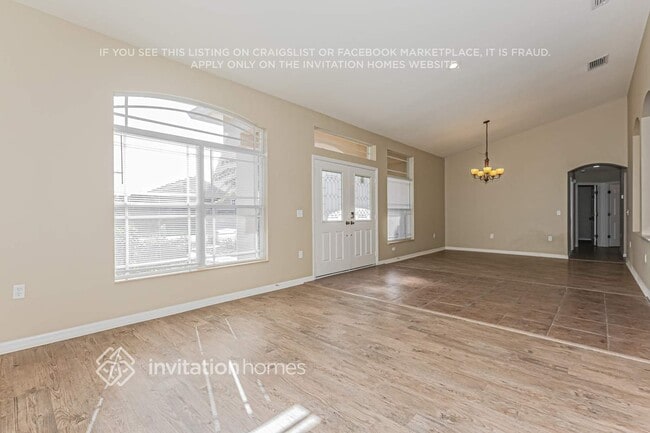 Building Photo - 2313 Nesslewood Dr