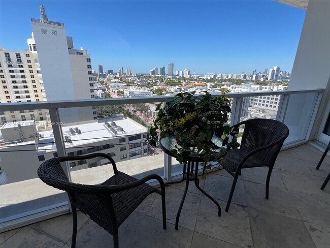 Foto del edificio - 100 Lincoln Rd