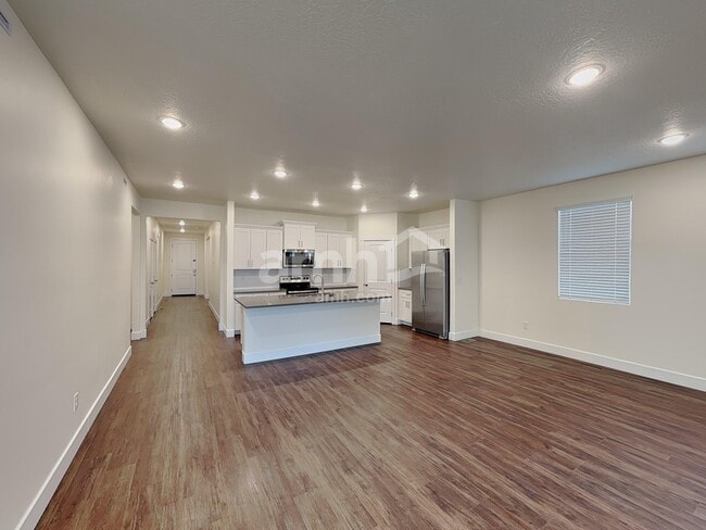 Building Photo - 3126 N Vigo Ave