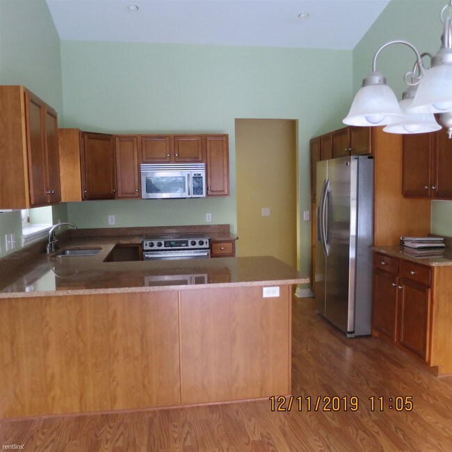 Building Photo - 3200 Ivy Ln