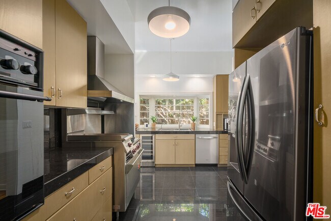 Foto del edificio - 1401 N Beverly Dr
