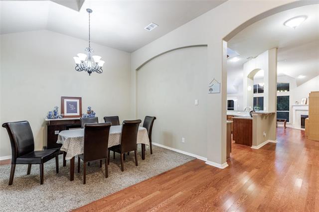 Foto del edificio - 15204 Regal Oak Ln