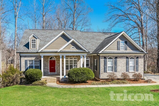 Building Photo - 2905 Walbrook Terrace