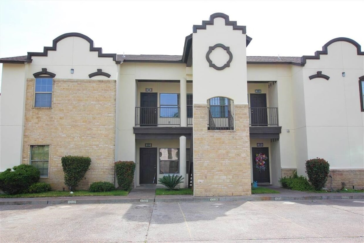 9811 Sterling Loop Unit 118, Laredo, TX 78045 Condo for Rent in