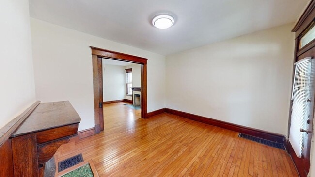 Building Photo - 181-183 East 13th Ave