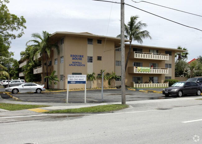 Esquire Apartments North Miami Beach Fl Building Photo Esquire Apartments