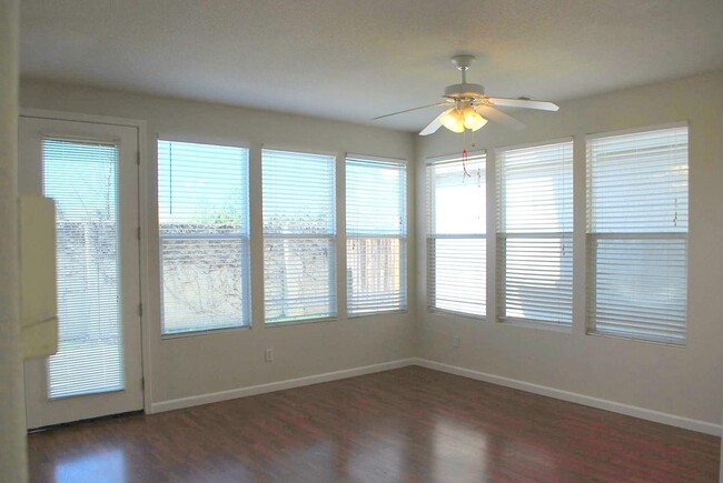 Foto del edificio - Bright 2 Story Home In Great Dublin Ranch ...