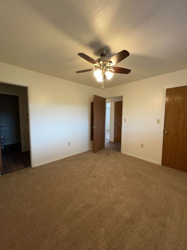 Building Photo - 239 Mellette Ct