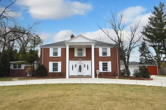 Building Photo - 305 N Reed St
