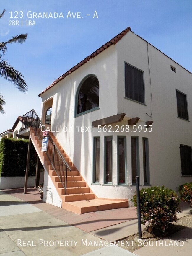 Building Photo - Stunning,LARGE 2 BD+ Office 2BA unit for r...