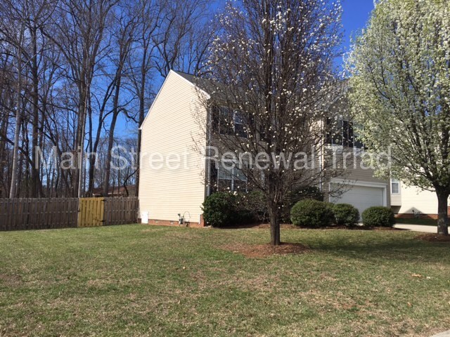 Building Photo - 1120 Hampton Park Dr