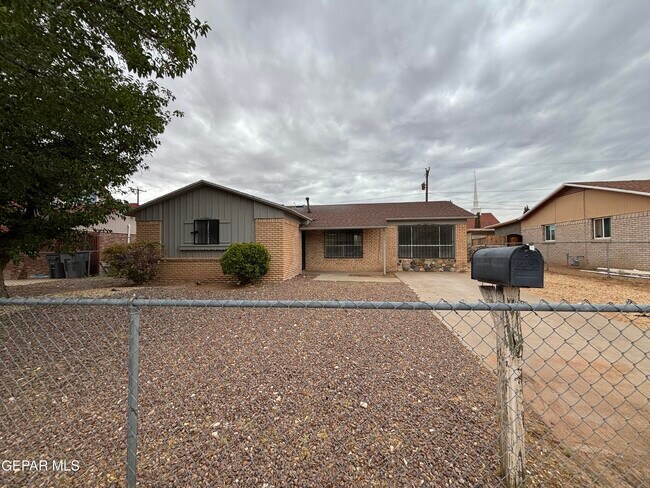 Foto del edificio - 5808 Dearborne Dr