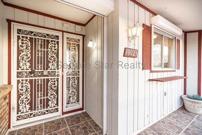 Foto del edificio - 10023 N 103rd Dr