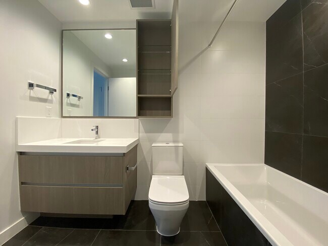 Photo du bâtiment - 6080 Mckay Av