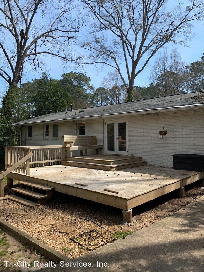 Foto del edificio - 3 br, 2 bath House - 212 Hilltop Drive