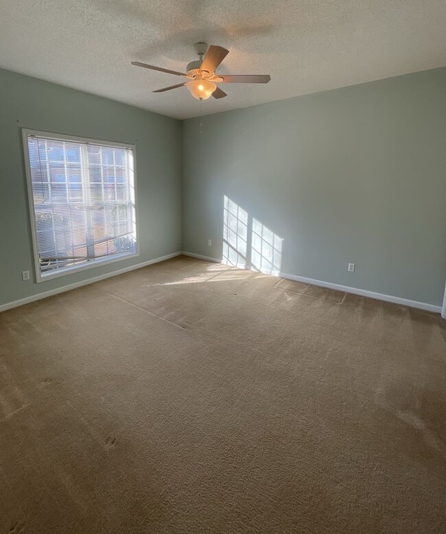 Building Photo - 103 Woodmere Dr