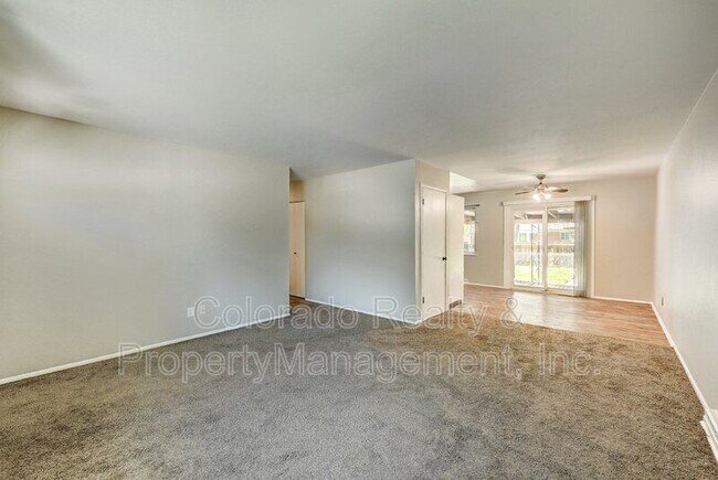 Building Photo - 657 S Jasmine Way