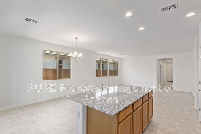 Foto del edificio - 14452 W Calle Lejos