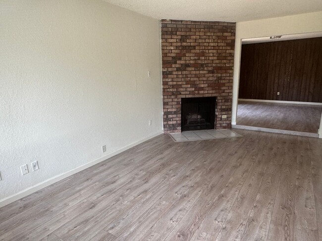 Photo - 3325-3327 Jayanne Way Apartment