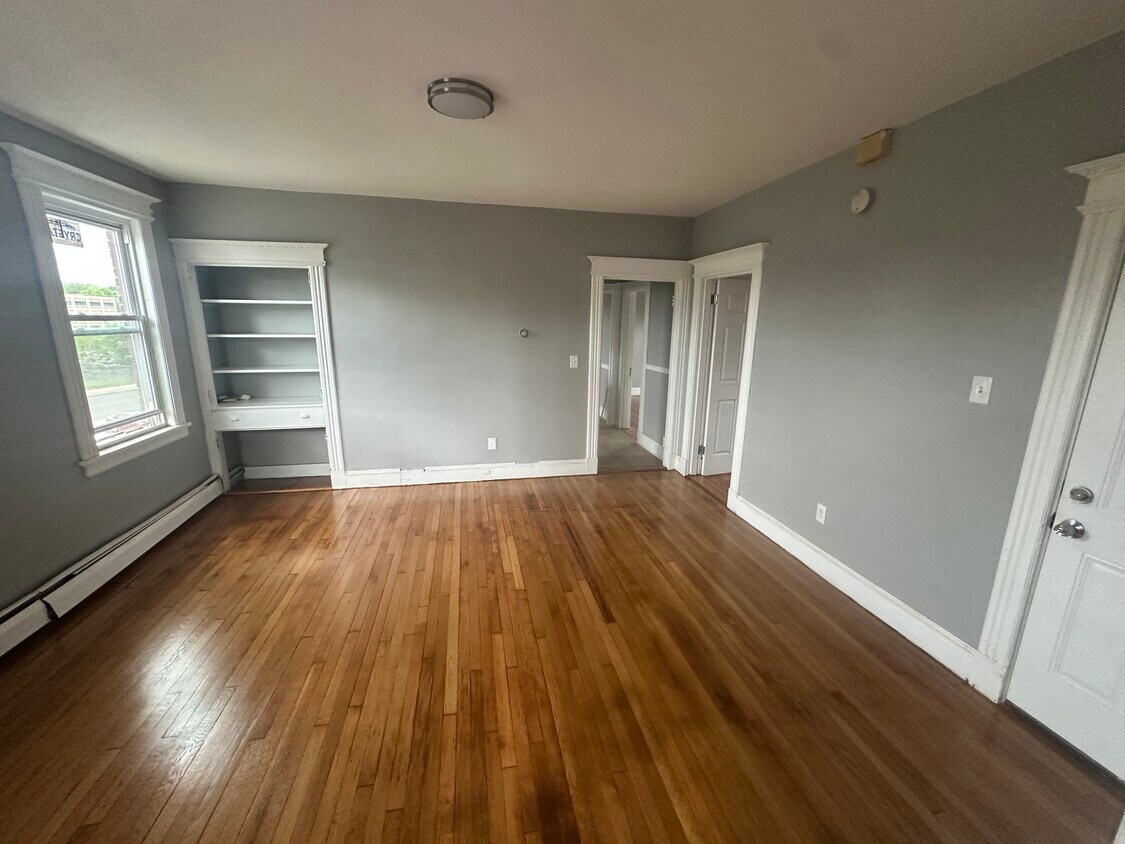 Primary Photo - 275 Garden St