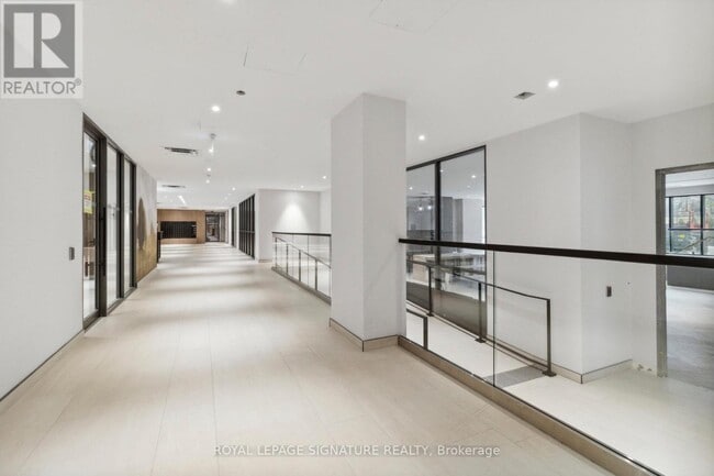 Building Photo - 8 Beverley Glen Blvd