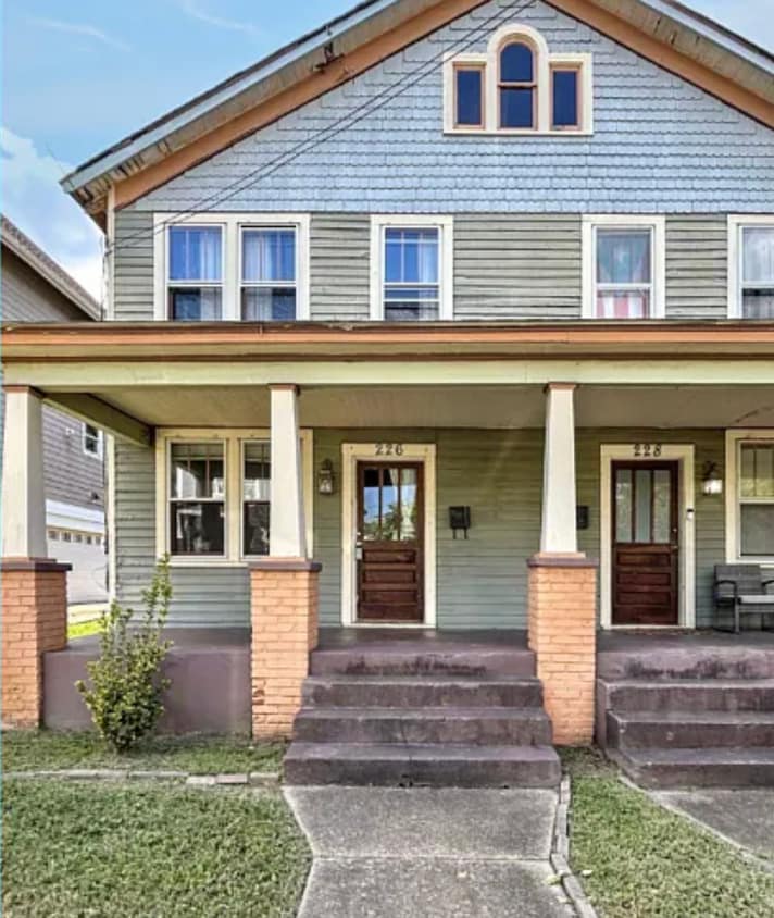 Primary Photo - 226 Charles St