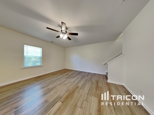 Foto del edificio - 3923 Rustic Barn Wy