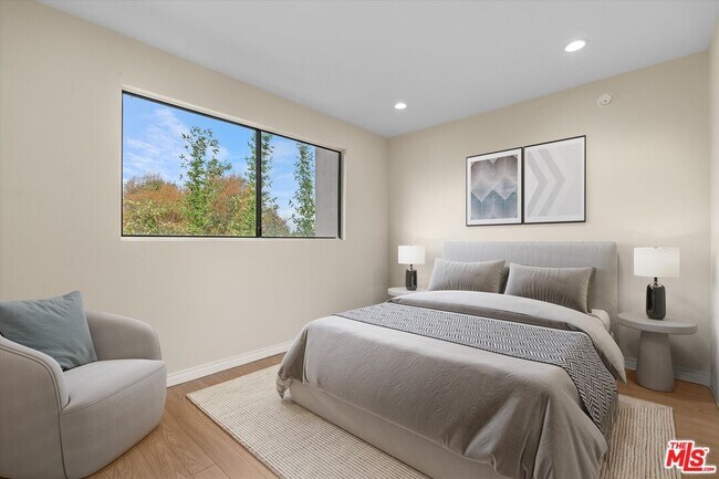 Foto del edificio - 2175 S Beverly Glen Blvd