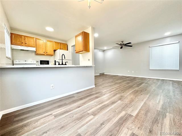 Foto del edificio - 8760 Chase Dr