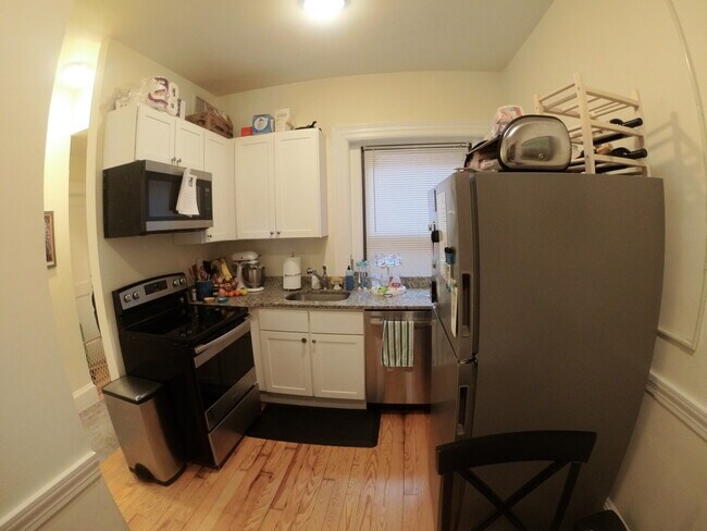 Building Photo - 1471 Beacon St
